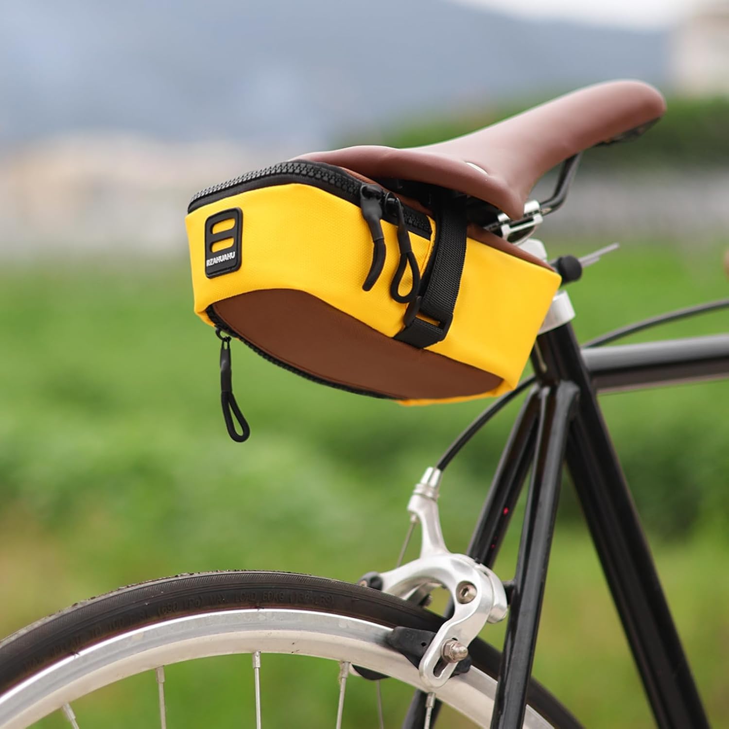 Borsa da sella espandibile di  - Commuting With Road Bike recensione e prezzo